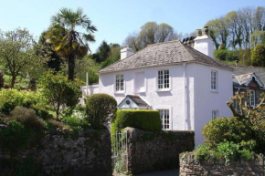 Thornwell Cottage - Heart of the village, amazing gardens, glorious views and brimming with character